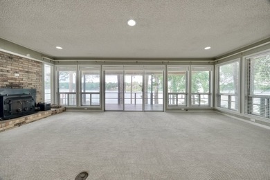 Sitting on the water in Hideaway Lake, this spacious 4-bedroom - photo 7