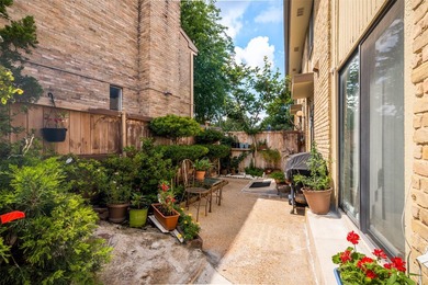 Rare opportunity in Canyon Creek! This spacious tri-level condo - photo 1