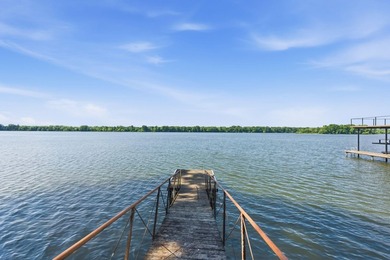 Just in time for summer, this beautifully updated waterfront - photo 11