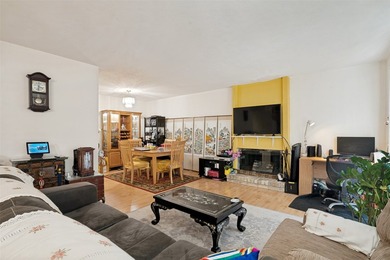 Rare opportunity in Canyon Creek! This spacious tri-level condo - photo 4