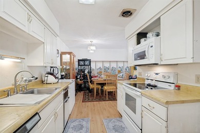 Rare opportunity in Canyon Creek! This spacious tri-level condo - photo 10