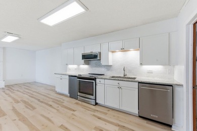 Just in time for summer, this beautifully updated waterfront - photo 33