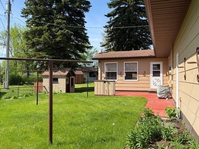 Well-maintained rambler offering 4+ bedrooms and 2.5 baths with - photo 4