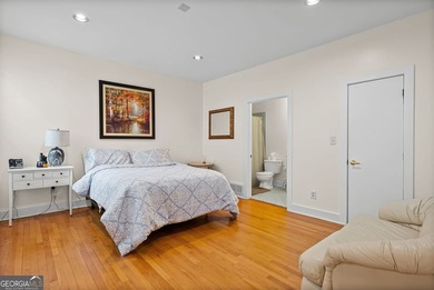 Welcome to one of Cascade Heights' most extraordinary properties - photo 38
