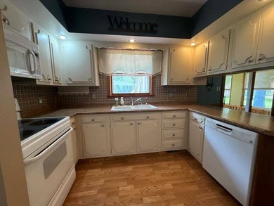 Well-maintained rambler offering 4+ bedrooms and 2.5 baths with - photo 8