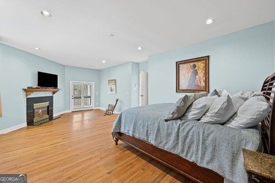 Welcome to one of Cascade Heights' most extraordinary properties - photo 42