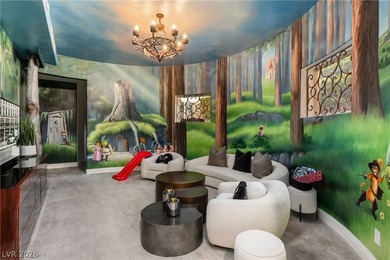 An oasis of amazing trees and greenery, Spanish Trail is an - photo 43