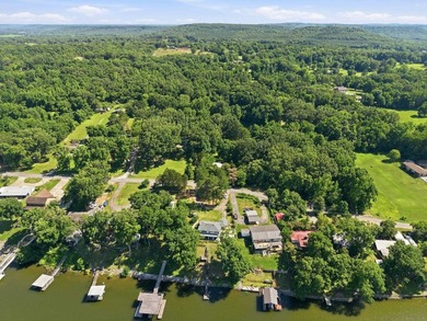 Just in time for summer, this beautifully updated waterfront - photo 49