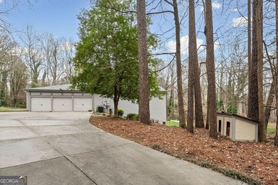 Welcome to one of Cascade Heights' most extraordinary properties - photo 54
