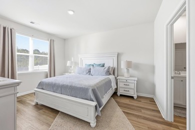 Welcome home to this beautifully maintained 4-bedroom, 2-bath - photo 12
