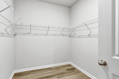 Welcome home to this beautifully maintained 4-bedroom, 2-bath - photo 16