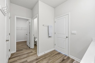 Welcome home to this beautifully maintained 4-bedroom, 2-bath - photo 17