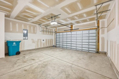Welcome home to this beautifully maintained 4-bedroom, 2-bath - photo 31