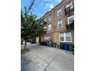 This property is a well-maintained, all-brick six-family - photo 4