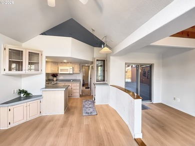 Fully refurbished River Cottage in the quiet Chetco River Resort - photo 8