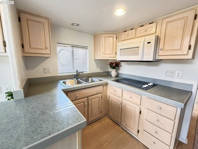 Fully refurbished River Cottage in the quiet Chetco River Resort - photo 9