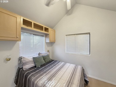 Fully refurbished River Cottage in the quiet Chetco River Resort - photo 10