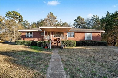 Discover peaceful country living in this beautifully situated 3 - photo 2