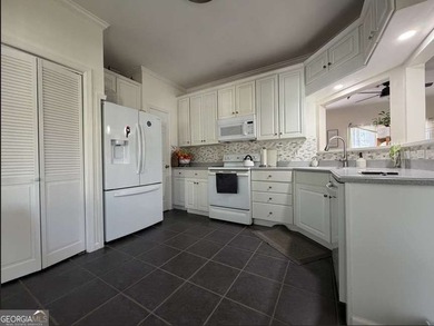 Don't miss the opportunity to own this beautiful raised ranch - photo 6