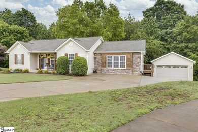 PRICE IMPROVEMENT! Adorable home on a cul-de-sac with .58 0f an - photo 1