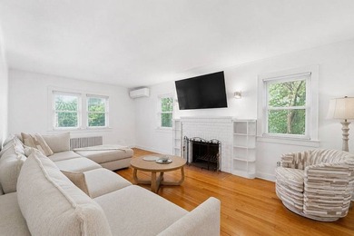 Welcome to this beautifully renovated and meticulously - photo 3