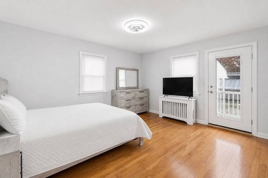 Welcome to this beautifully renovated and meticulously - photo 9