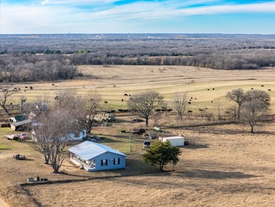 Welcome to the Clearview Ranch, an incredible 635 +/- acre cross - photo 33