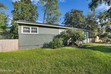 Welcome to this cozy 3-bedroom, 1-bath home offering both - photo 4