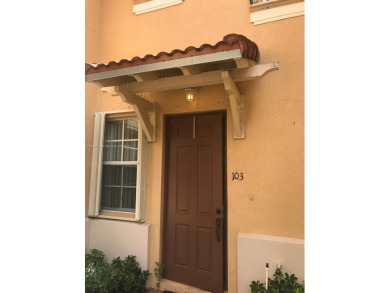 Lake Townhome/Townhouse For Sale in Homestead, Florida