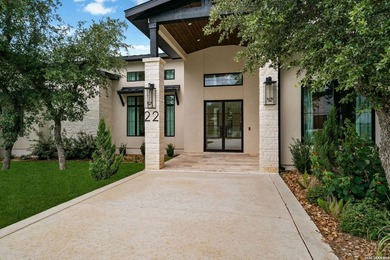 Welcome to 22 Saxby Glen, a breathtaking 4-bedroom, 5-bath - photo 4
