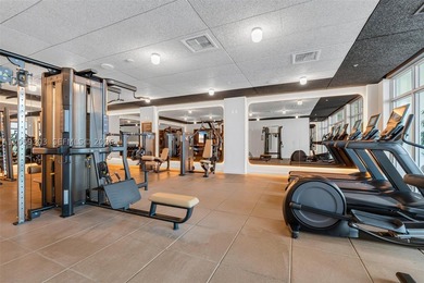 This beautifully fully furnished and equipped studio is move-in - photo 11