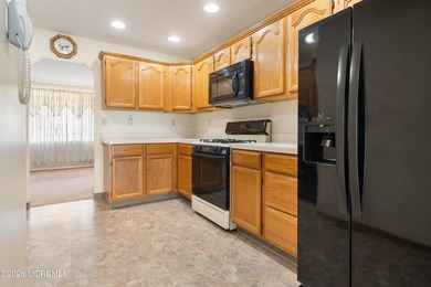 This adorable and affordable property is ready for you! You will - photo 11