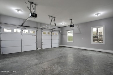 Brand-new construction in Tellico Village, offering modern - photo 40