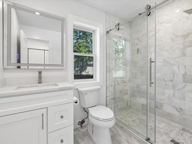 Just completed, this beautifully renovated transitional home is - photo 19