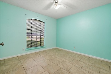 Spacious 4-Bedroom Home- Prime Location. Ideally situated just - photo 20