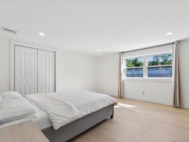 Just completed, this beautifully renovated transitional home is - photo 24