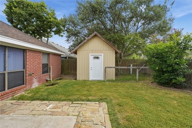 Spacious 4-Bedroom Home- Prime Location. Ideally situated just - photo 26
