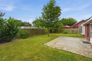 Spacious 4-Bedroom Home- Prime Location. Ideally situated just - photo 28