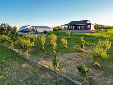 Welcome to your ultimate 14.25-acre fully fenced property - photo 4