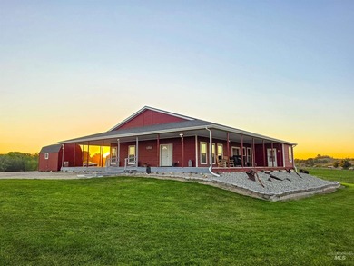 Welcome to your ultimate 14.25-acre fully fenced property - photo 5