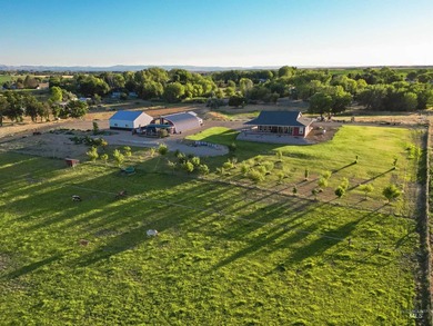 Welcome to your ultimate 14.25-acre fully fenced property - photo 7