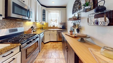 Welcome to Baydale Coops in Bayside, Queens-a move-in ready 2nd - photo 8