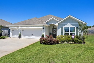 This beautifully upgraded home in the heart of Freeport blends - photo 1