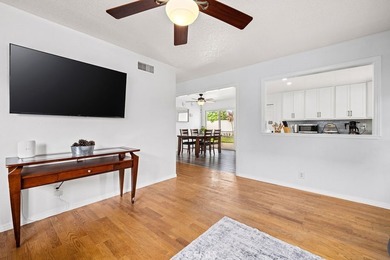Welcome to this beautifully maintained single-story home - photo 12