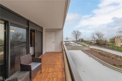 Lakefront Living at Its Finest in Lakewood Have you been