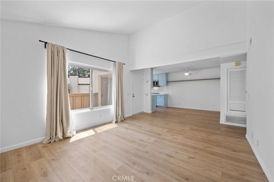 Beautifully upgraded upper-level condo in the FHA-approved - photo 5