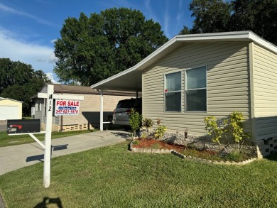 (private lake, pond, creek) Home For Sale in Plant City Florida