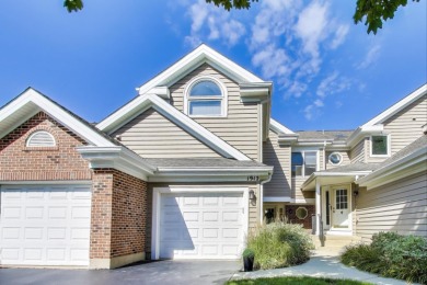 Lake Townhome/Townhouse For Sale in Arlington Heights, Illinois