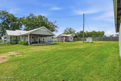 Enjoy the charm of country living with this inviting ranch-style - photo 5