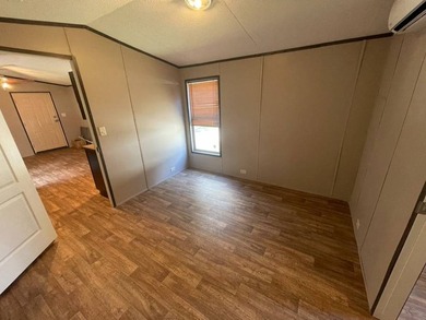 Beautiful, affordable 2023 1 bedroom/1 bath mobile home with a - photo 5